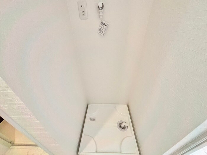 物件内観写真16　(洗濯機置場)