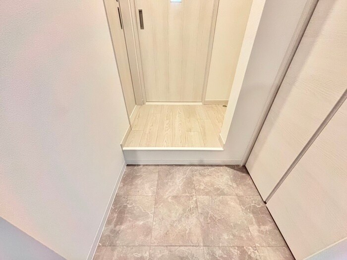 物件内観写真19　(玄関)