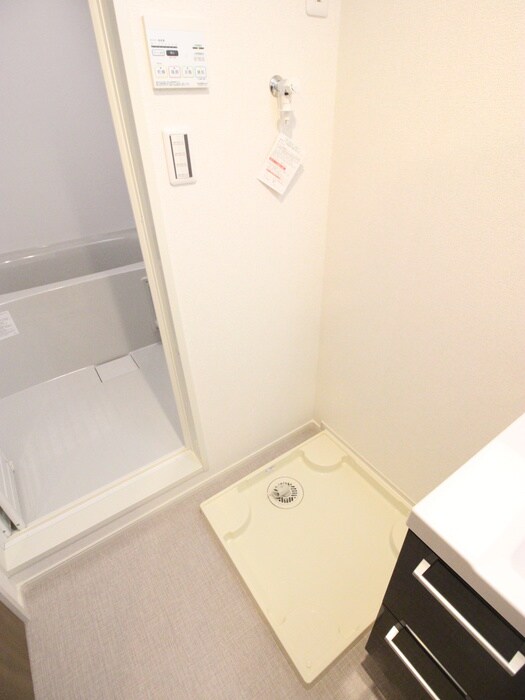 物件内観写真11　(洗濯機置場)