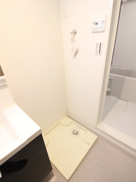 物件内観写真11　(洗濯機置場)