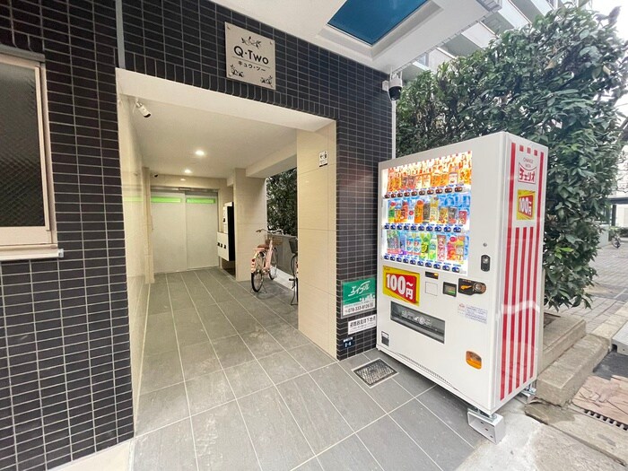 物件外観写真6　(エントランス部分)