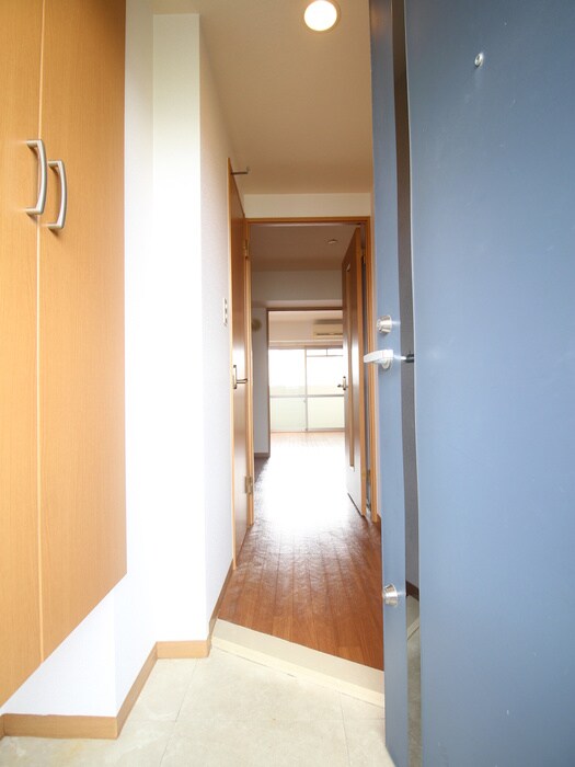 物件内観写真17　(玄関)