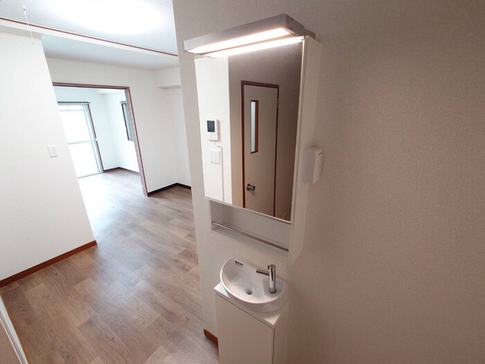 物件内観写真12　(洗面)