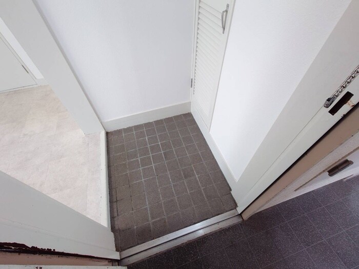 物件内観写真14　(玄関)