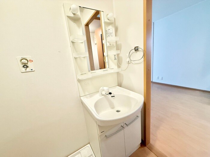 物件内観写真9　(洗面)