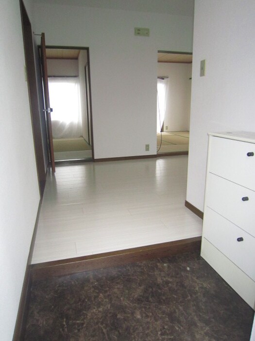 物件内観写真8　(玄関)