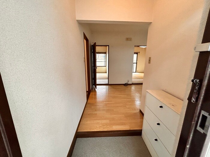 物件内観写真22　(玄関)