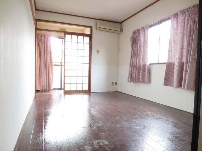 物件内観写真8　(居室)