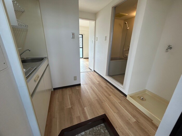 物件内観写真19　(廊下)