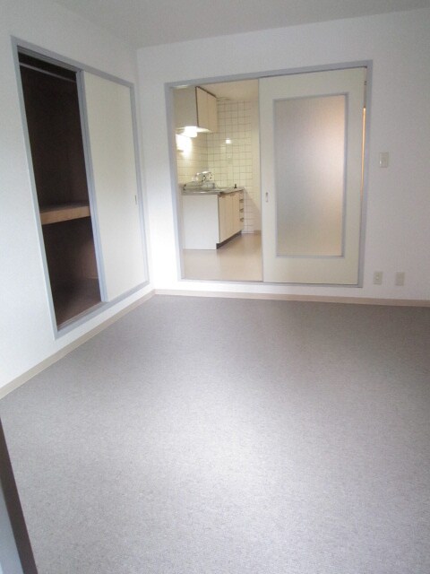 物件内観写真8　(居室)