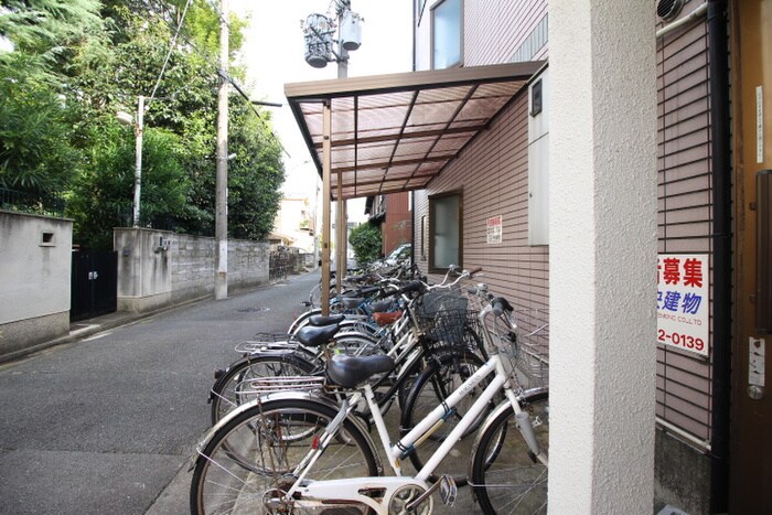 物件外観写真4　(駐輪場)