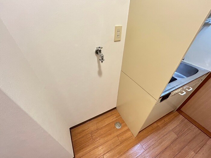 物件内観写真8　(洗濯機置場)