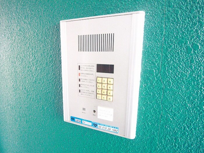 物件外観写真4　(エントランス部分)