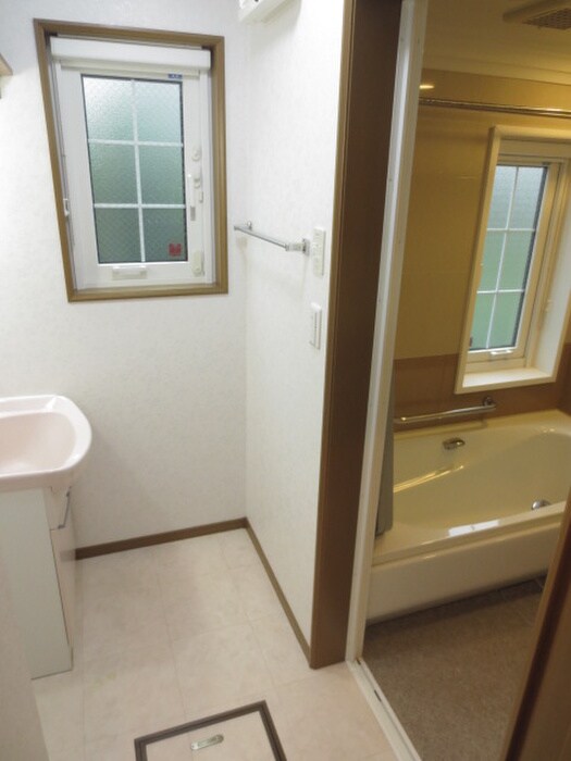 物件内観写真14　(洗面)