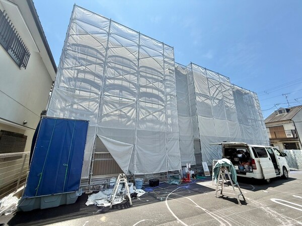 建築中