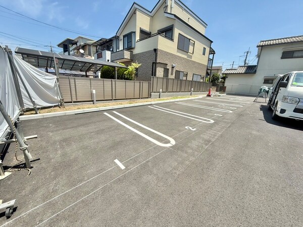 建築中