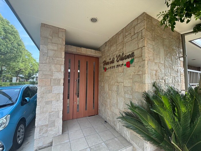 物件外観写真4　(エントランス部分)