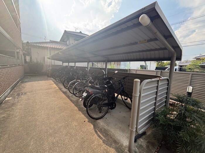 物件外観写真6　(駐輪場)