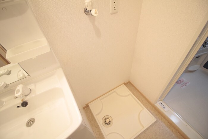 物件内観写真17　(洗濯機置場)