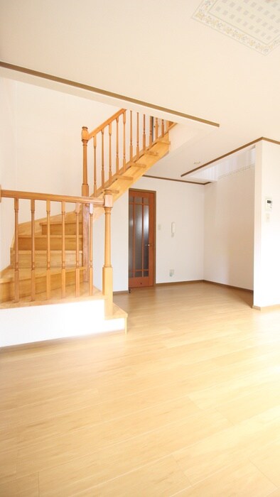 物件内観写真2　(居室)