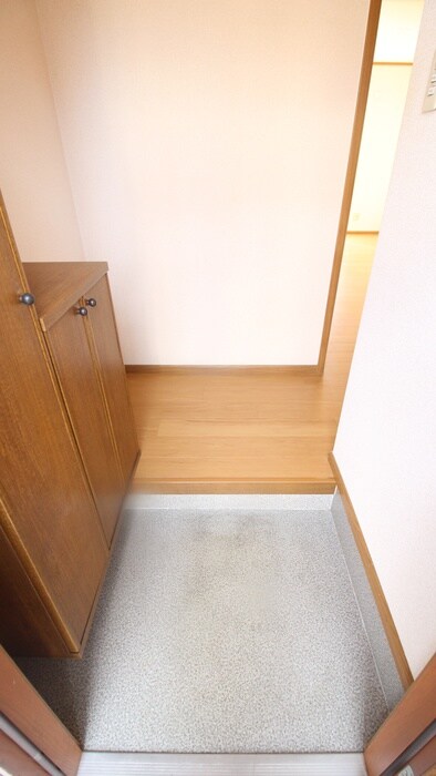 物件内観写真8　(玄関)