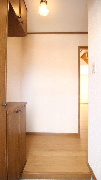 物件内観写真12　(廊下)
