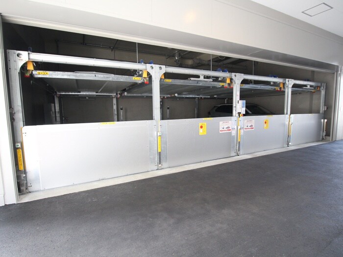 物件外観写真6　(駐車場)