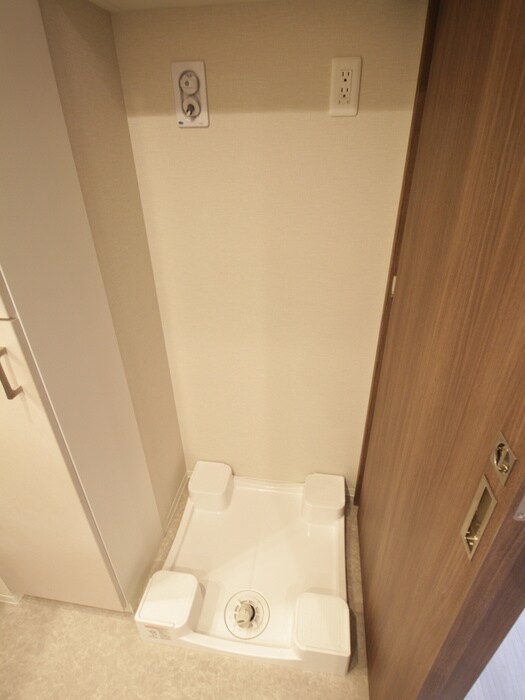 物件内観写真13　(洗濯機置場)