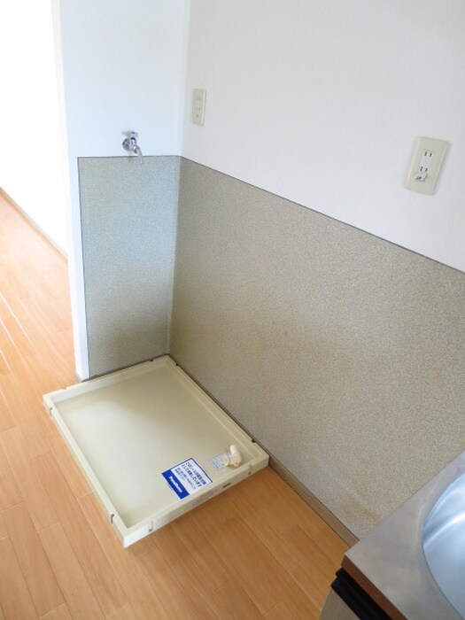 物件内観写真16　(洗濯機置場)
