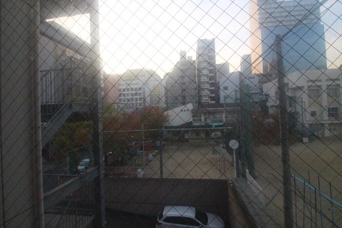 物件内観写真18　(室内からの展望)