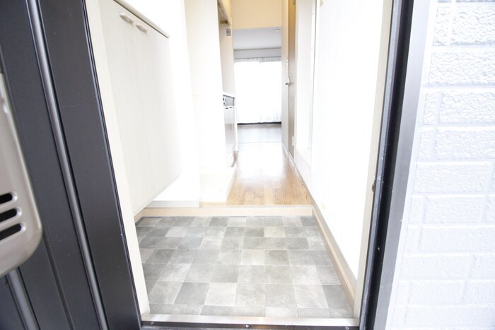 物件内観写真13　(玄関)