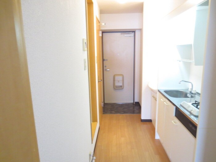 物件内観写真18　(玄関)