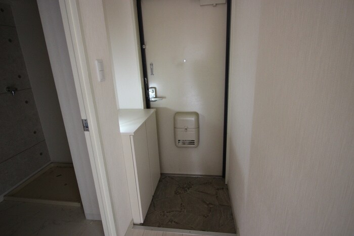 物件内観写真17　(玄関)