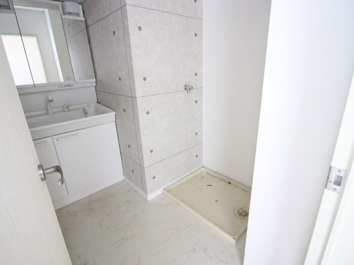 物件内観写真20　(室内からの展望)