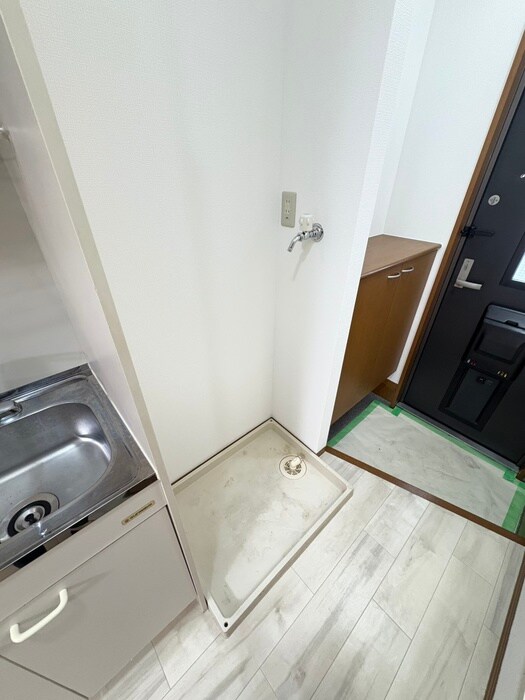 物件内観写真12　(洗濯機置場)