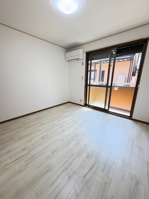 物件内観写真18　(居室)