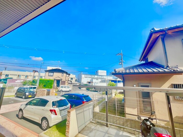 物件内観写真16　(室内からの展望)