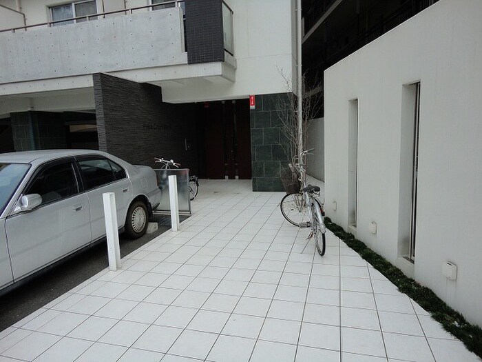 物件外観写真5　(駐車場)