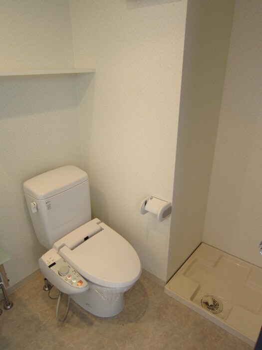 物件内観写真10　(洗濯機置場)