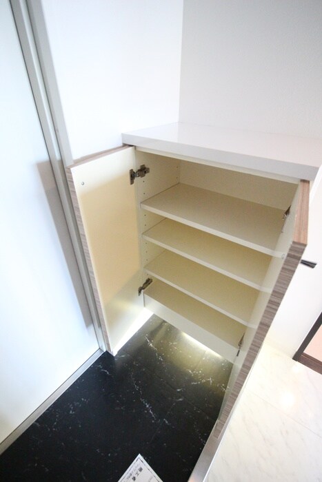 物件内観写真15　(靴箱)