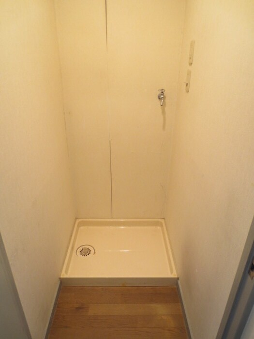 物件内観写真12　(洗濯機置場)