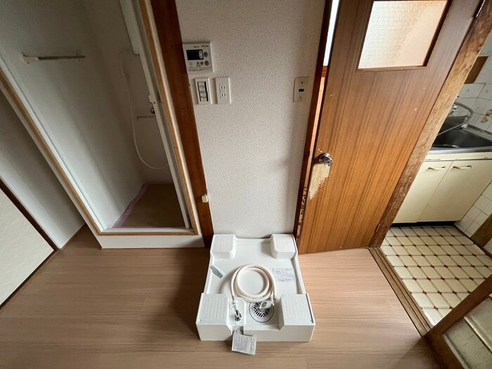 物件内観写真10　(洗濯機置場)