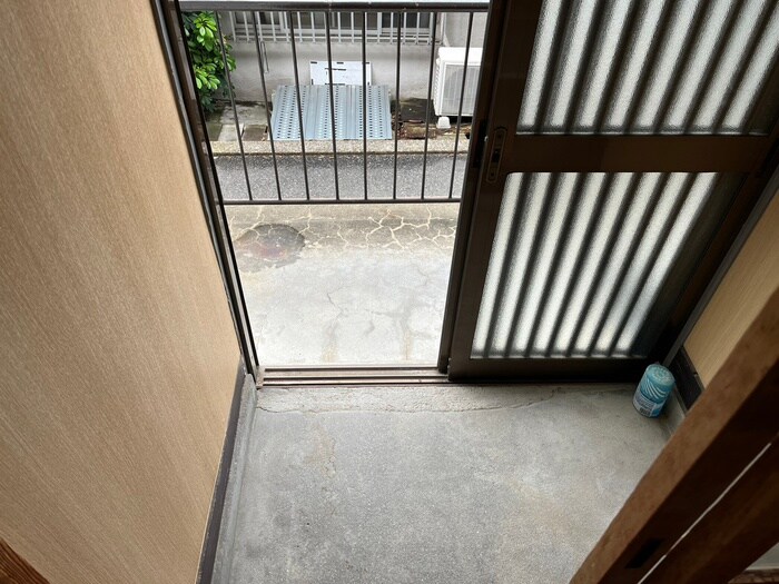 物件内観写真12　(玄関)