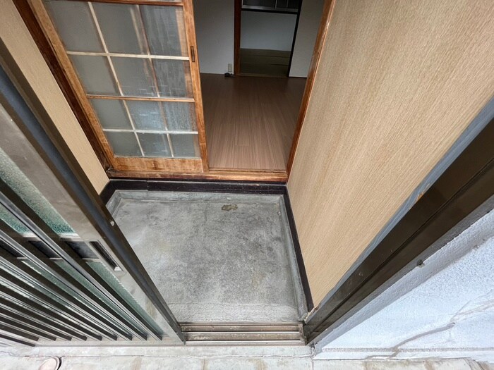 物件内観写真13　(玄関)