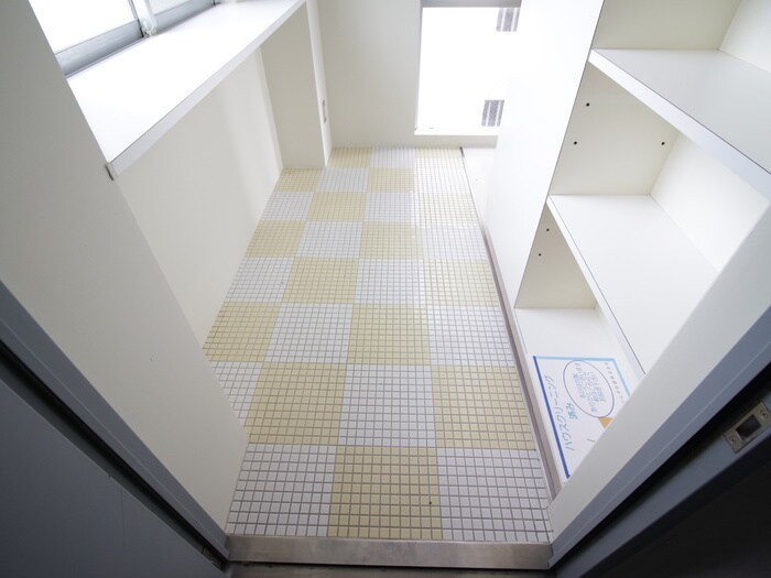 物件内観写真18　(玄関)