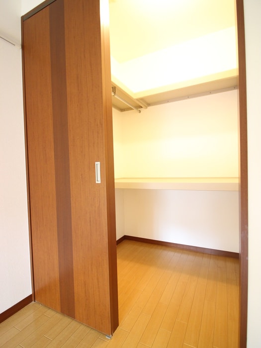 物件内観写真12　(収納)