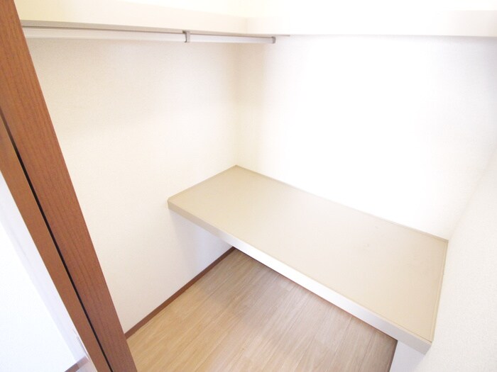 物件内観写真13　(収納)