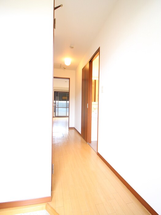 物件内観写真14　(廊下)