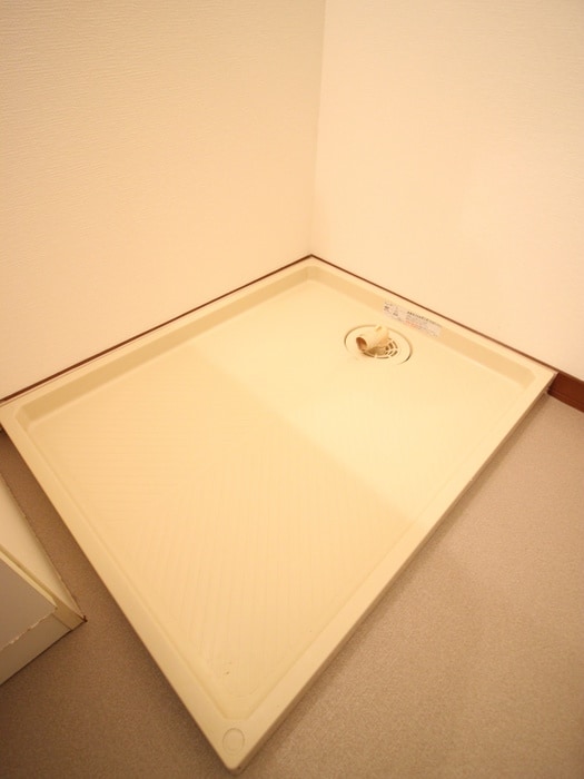 物件内観写真16　(洗濯機置場)