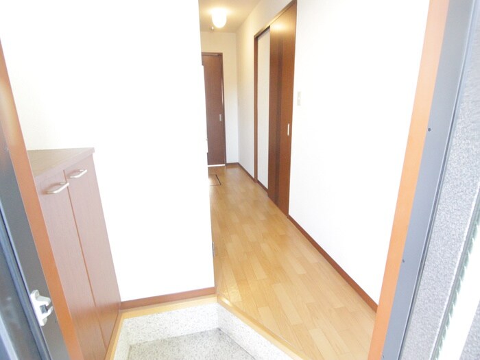 物件内観写真18　(廊下)